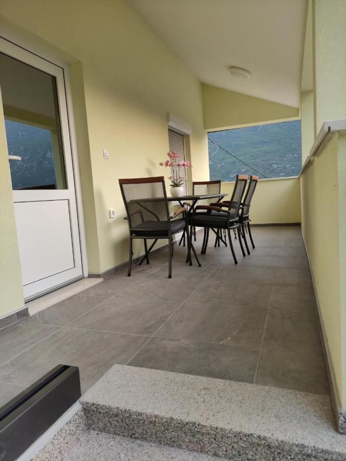 Ferienwohnung Mira 2 Zagvozd Exterior foto